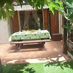 Calme, Climatisée, Avec Grande Terrasse Et Jardin, Proche Commodités - Fr-1-387-87