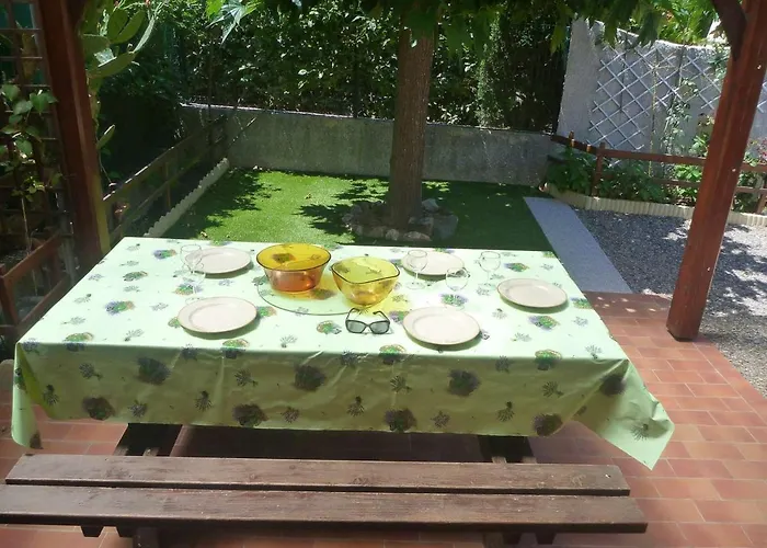 Calme, Climatisee, Avec Grande Terrasse Et Jardin, Proche Commodites - Fr-1-387-87